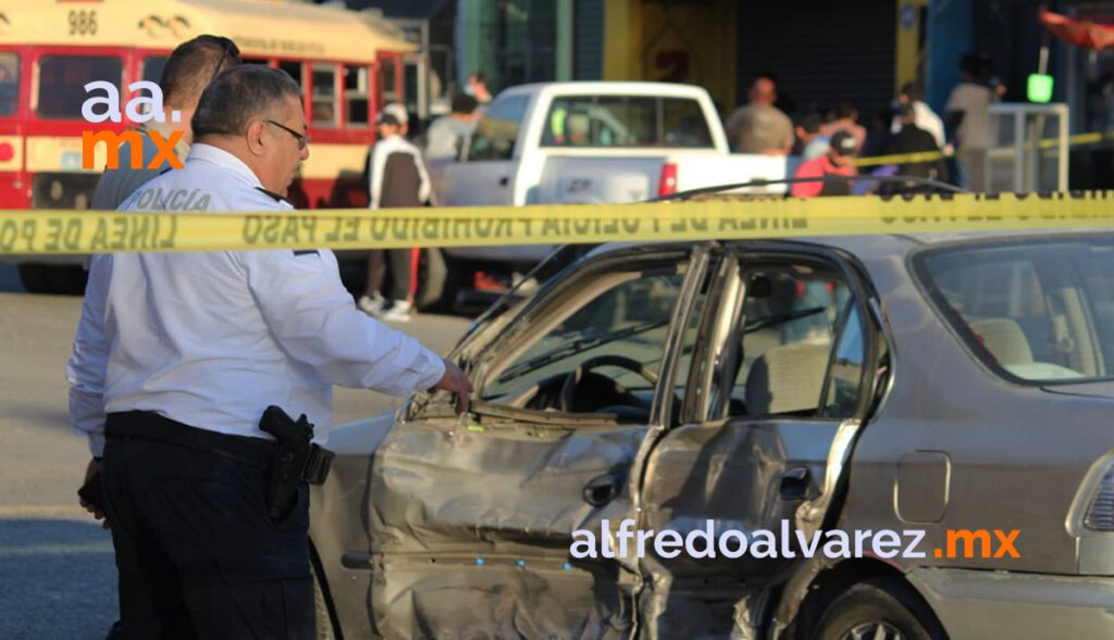 CALAFIA SIN FRENOS CHOCA AUTOS Y MATA A HOMBRE CALAFIA SIN FRENOS CHOCA AUTOS Y MATA A HOMBRE