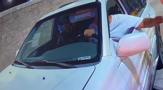 MIREN COMO ACTúAN LADRONES DE CATALIZADORES; LOS CAPTAN EN VIDEO