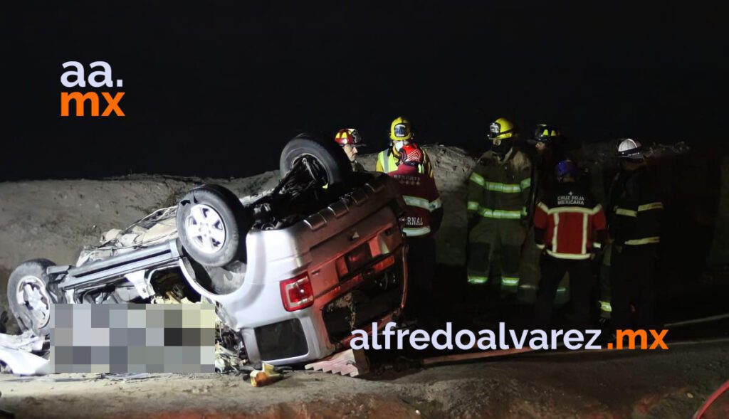 FALLECEN JóVENES TRAS CAER DE PUENTE HACIA VíA RáPIDA; HAY UN HERIDO