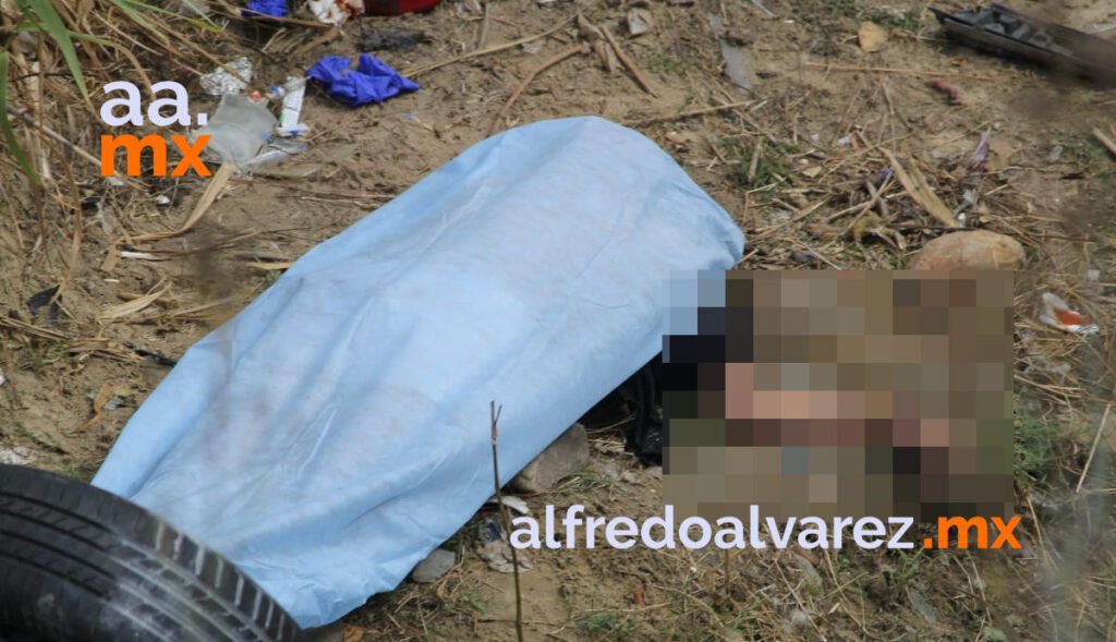 MUERE MUJER Y JOVEN TRAS VOLCADURA; HAY DOS HERIDOS