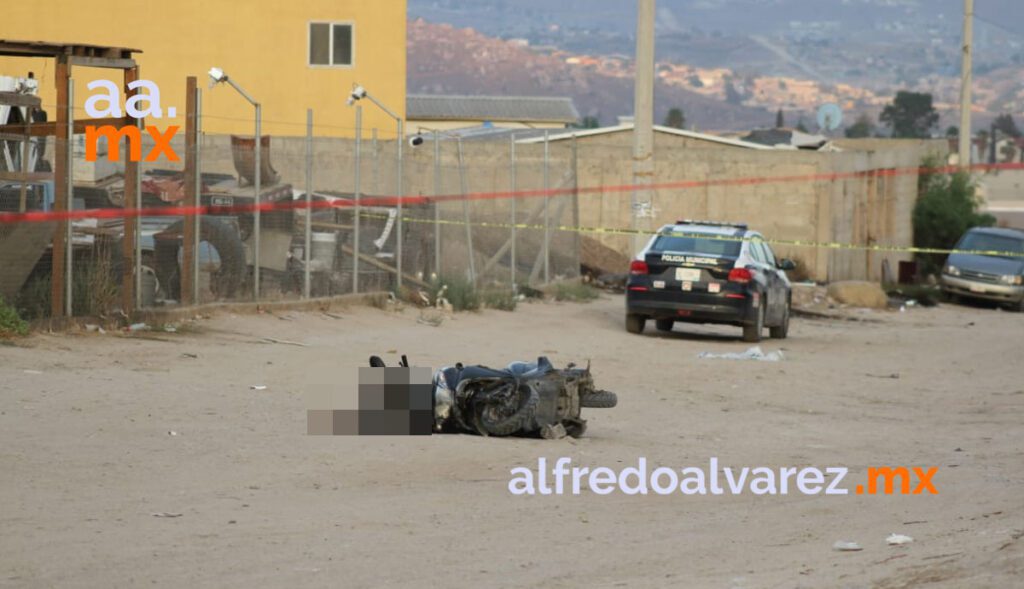 ASESINAN A DOS Y DEJAN HERIDOS EN VíA PúBLICA