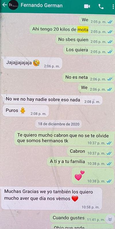 DETIENEN A FUNCIONARIO CON DINERO Y AUTO BALIZADO