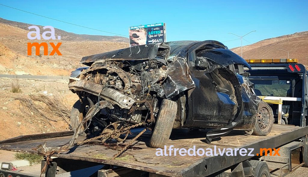JOVEN AUTOMOVILISTA MUERE AL SALIR PROYECTADO TRAS CHOQUE