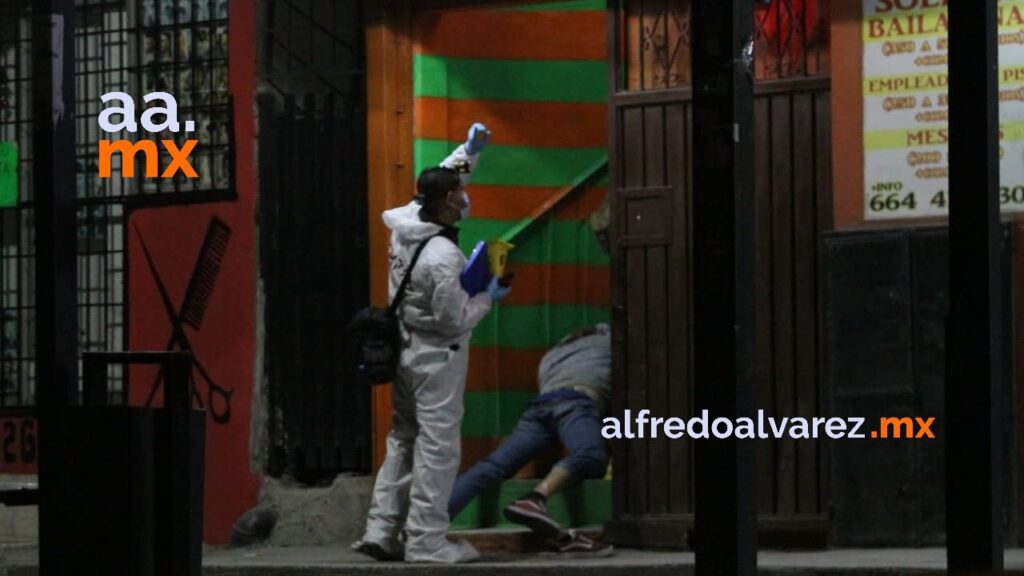 SUJETOS ARMADOS IRRUMPEN EN BAR PARA MATAR