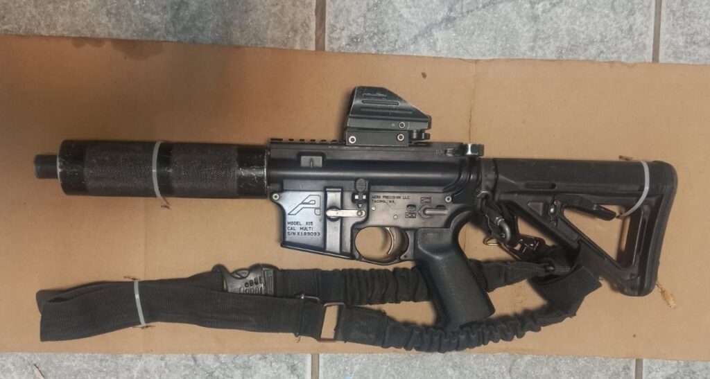 CAPTURAN A HOMBRE ARMADO CON FUSIL EN SANTA ANA