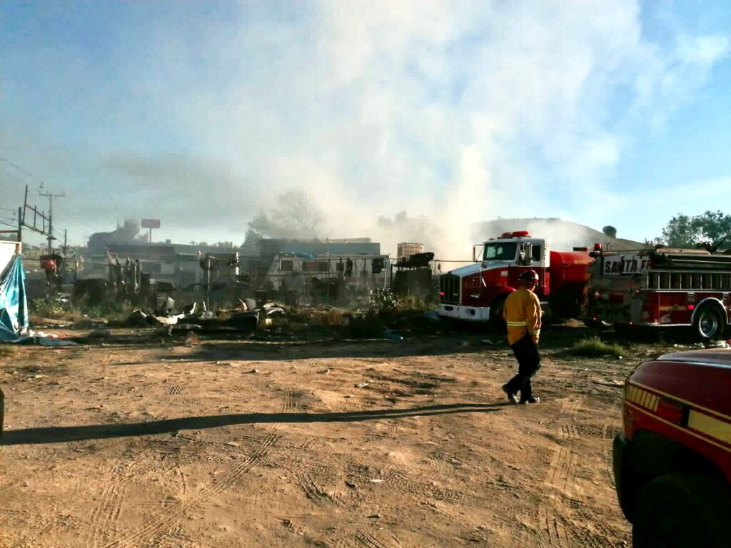 JOVEN PROVOCA INCENDIO EN YONKE; DAñA MáS DE UNA DECENA DE AUTOS