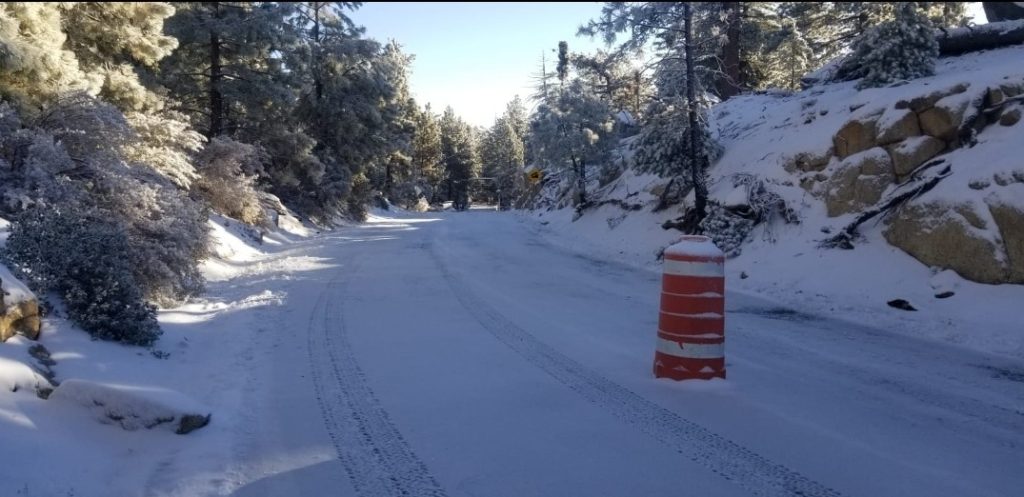 MANTIENEN NEVADAS INTENSAS CIERRE DEL PARQUE DE SAN PEDRO MáRTIR