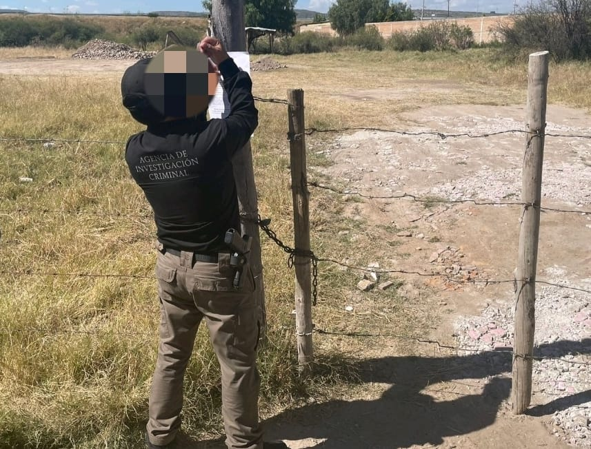 CAPTURAN A DECENAS Y ASEGURAN 760 LITROS DE METANFETAMINA