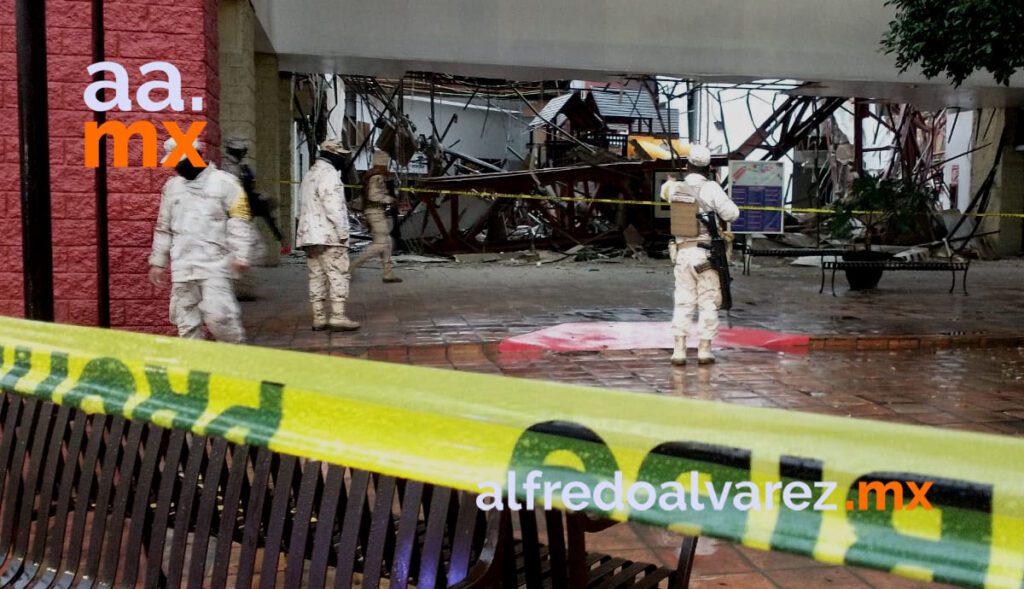 LLUVIAS DEJAN VíCTIMAS MORTALES; UNA TRAS DERRUMBE EN PLAZA COMERCIAL