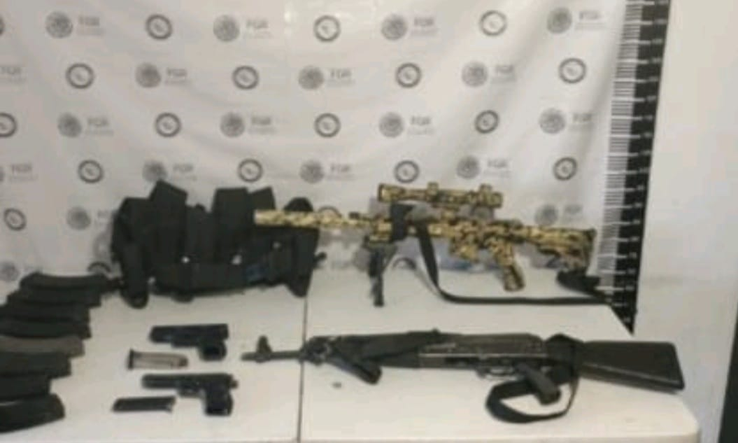 CAPTURAN A DECENAS Y ASEGURAN 760 LITROS DE METANFETAMINA