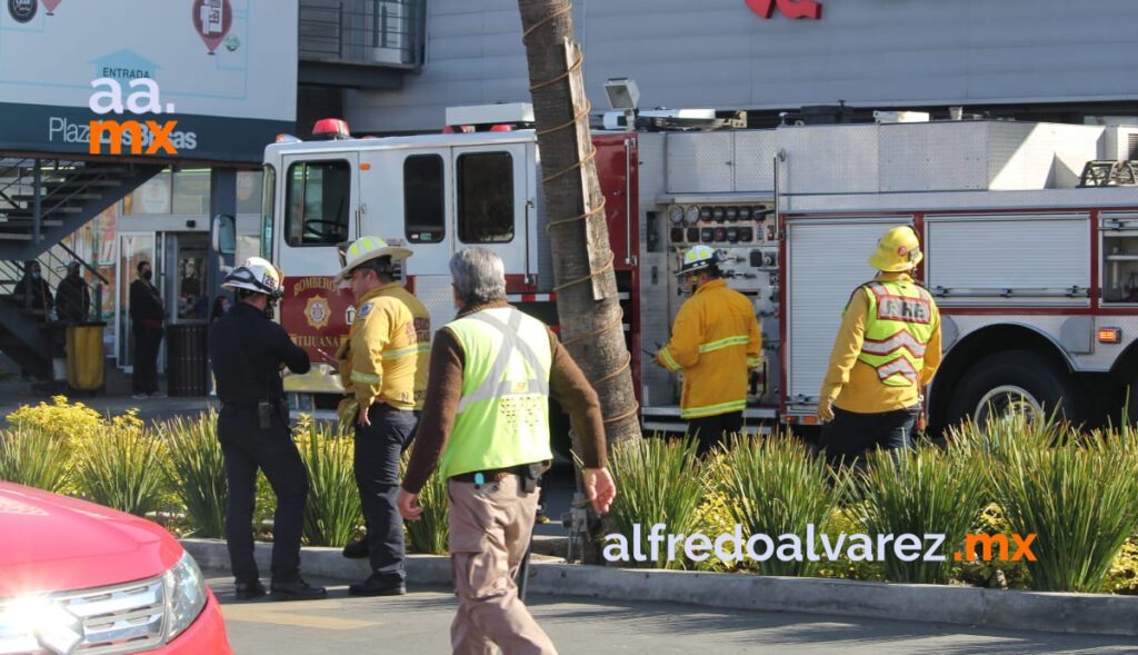 HOMBRE SE ELECTROCUTA EN PLAZA COMERCIAL