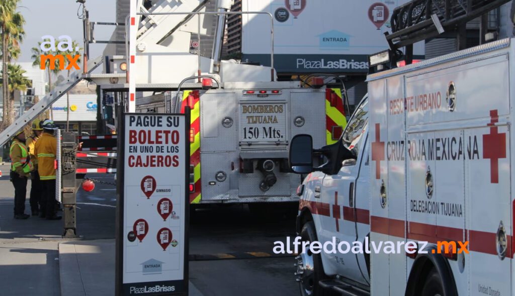 HOMBRE SE ELECTROCUTA EN PLAZA COMERCIAL