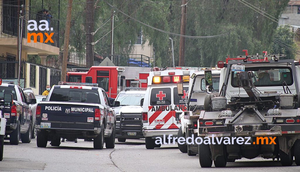 PRESUNTOS DELINCUENTES SE ESTRELLAN AL SER PERSEGUIDOS POR LA POLICíA