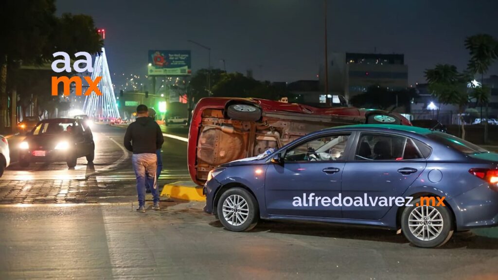 JOVENCITO SE PASA SEMáFORO Y SE ESTAMPA CONTRA UBER