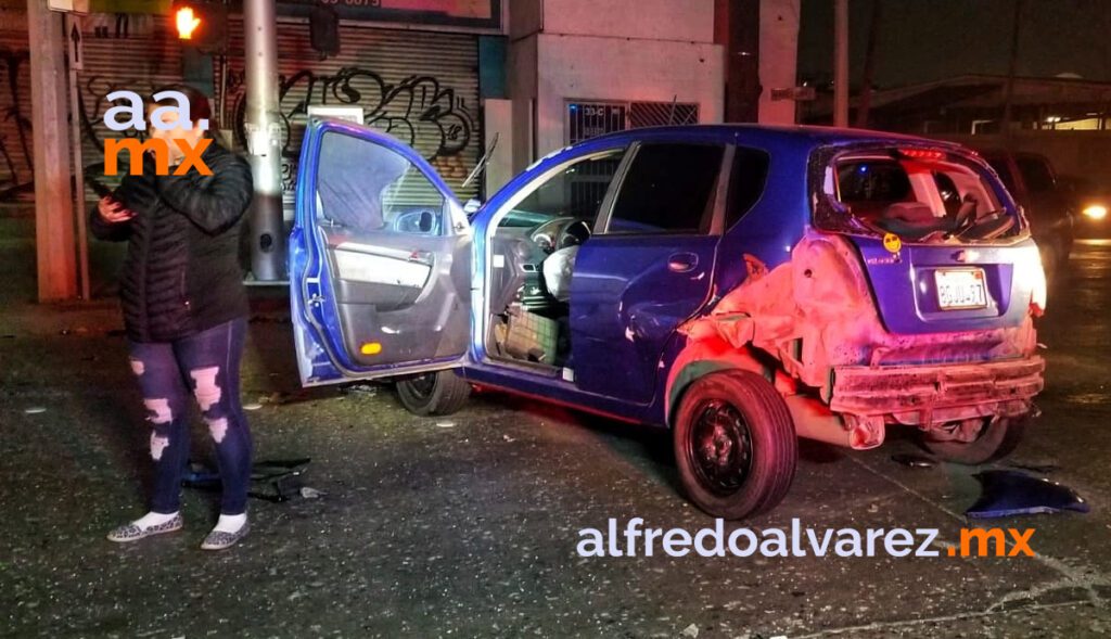 AUTOMOVILISTA RESULTA HERIDO EN CHOQUE; NO RESPETA SEMáFORO