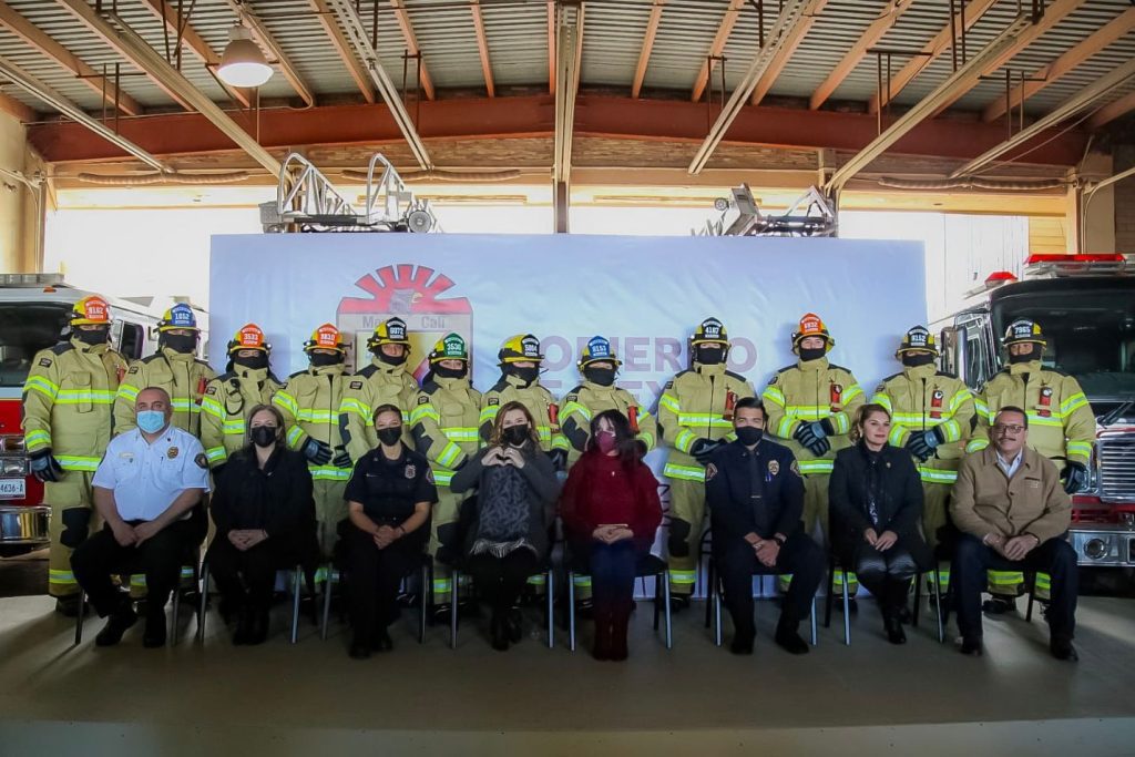 CUMPLE MARINA DEL PILAR COMPROMISO CON BOMBEROS