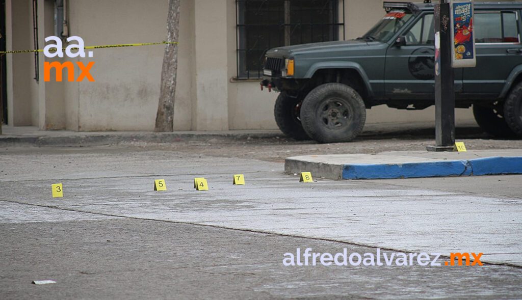 ACRIBILLAN A DOS PERSONAS FRENTE A UN CENTRO DE ESPECTáCULOS