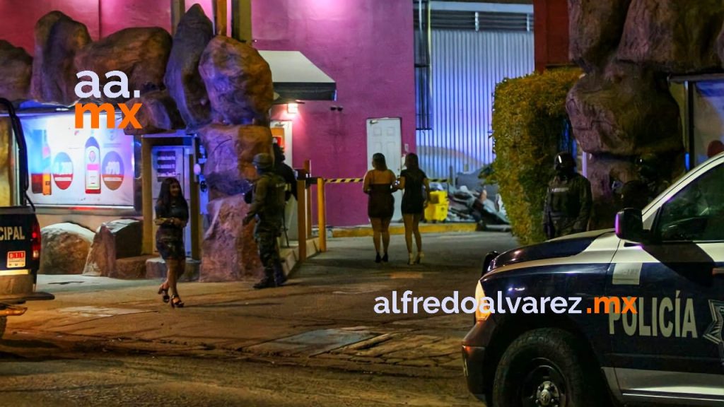 SUJETOS ARMADOS IRRUMPEN EN BAR Y BALEAN CLIENTE