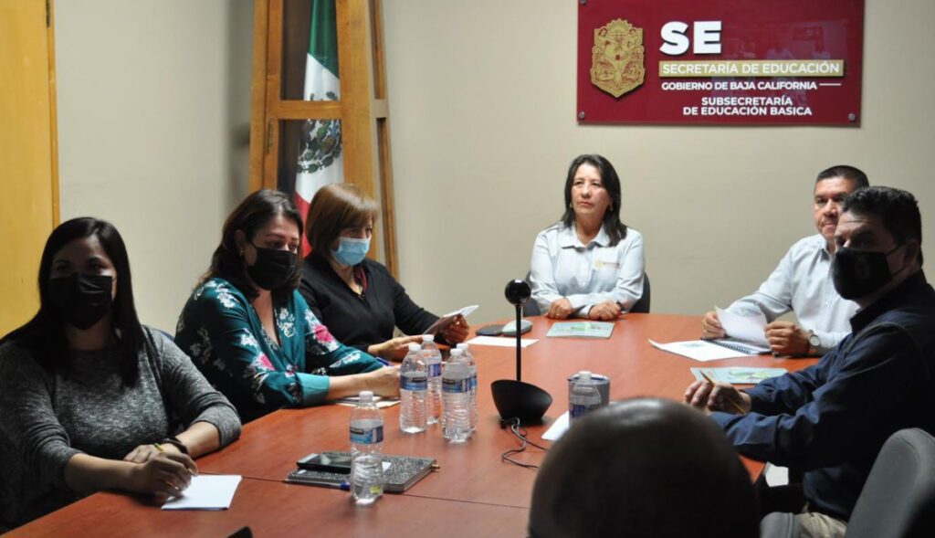 SECRETARíA DE EDUCACIóN ACTUALIZA A DOCENTES EN NUEVOS LIBROS DE TEXTO