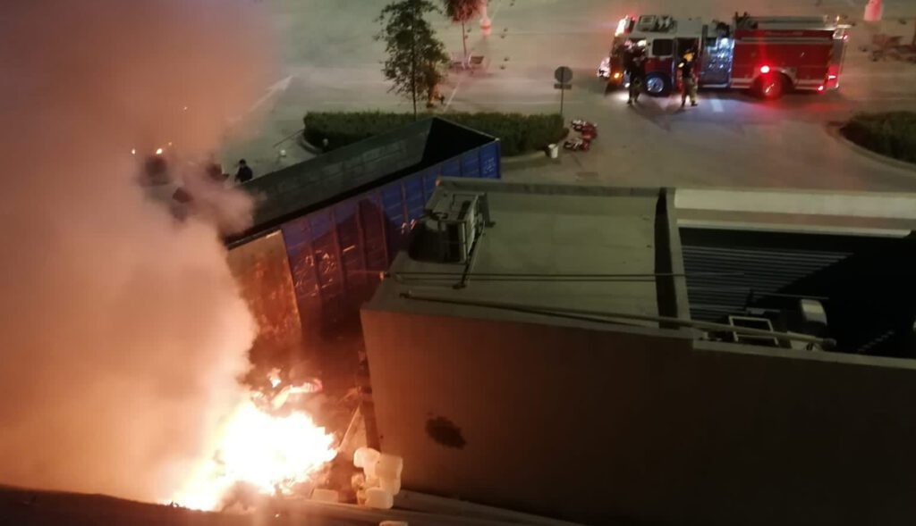 FUERTE INCENDIO CONSUME LLANTERA