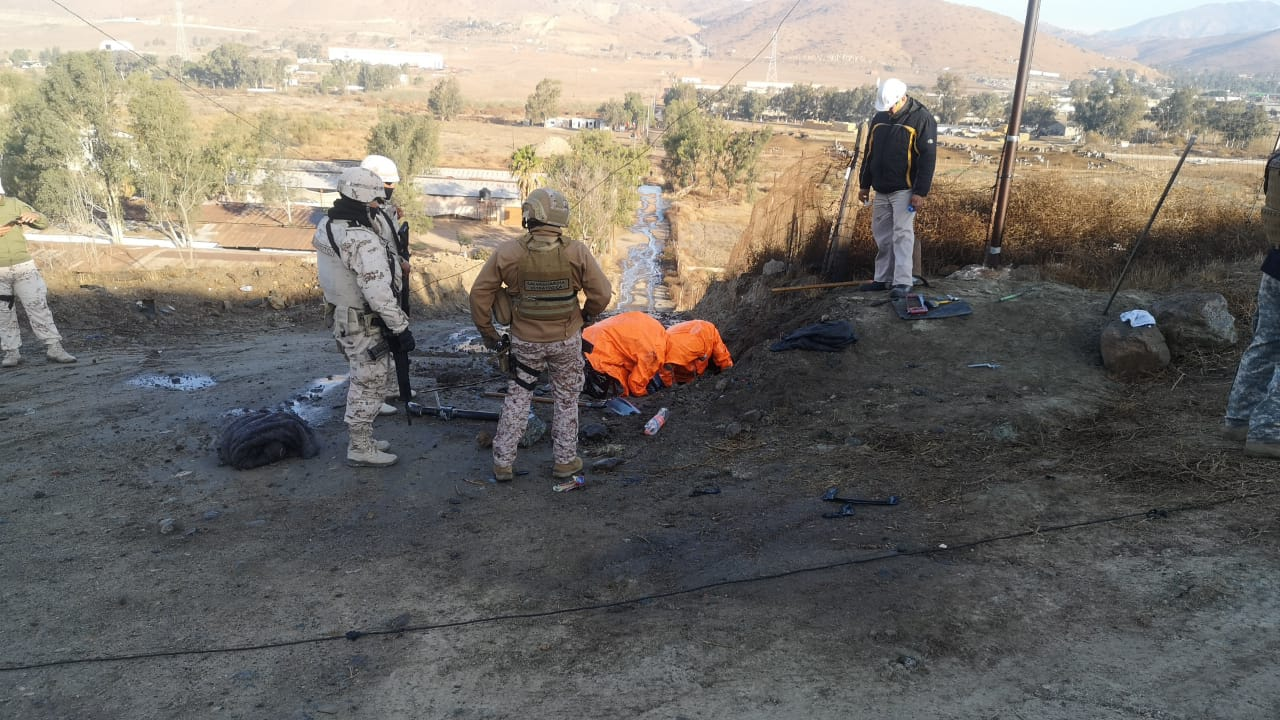 CONTROLAN DERRAME DE COMBUSTIBLE EN DUCTO