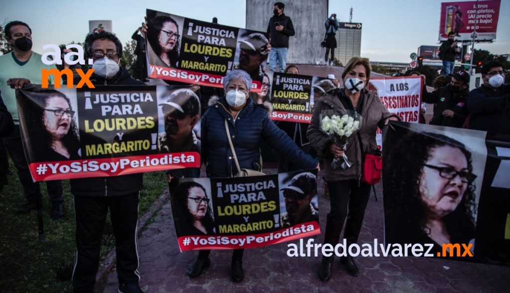 PERIODISTAS Y SOCIEDAD CIVIL SE MANIFESTAN EN FGR POR ASESINATO DE COLEGAS