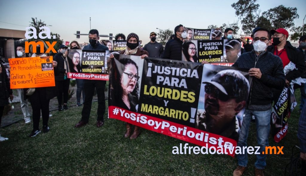 PERIODISTAS Y SOCIEDAD CIVIL SE MANIFESTAN EN FGR POR ASESINATO DE COLEGAS