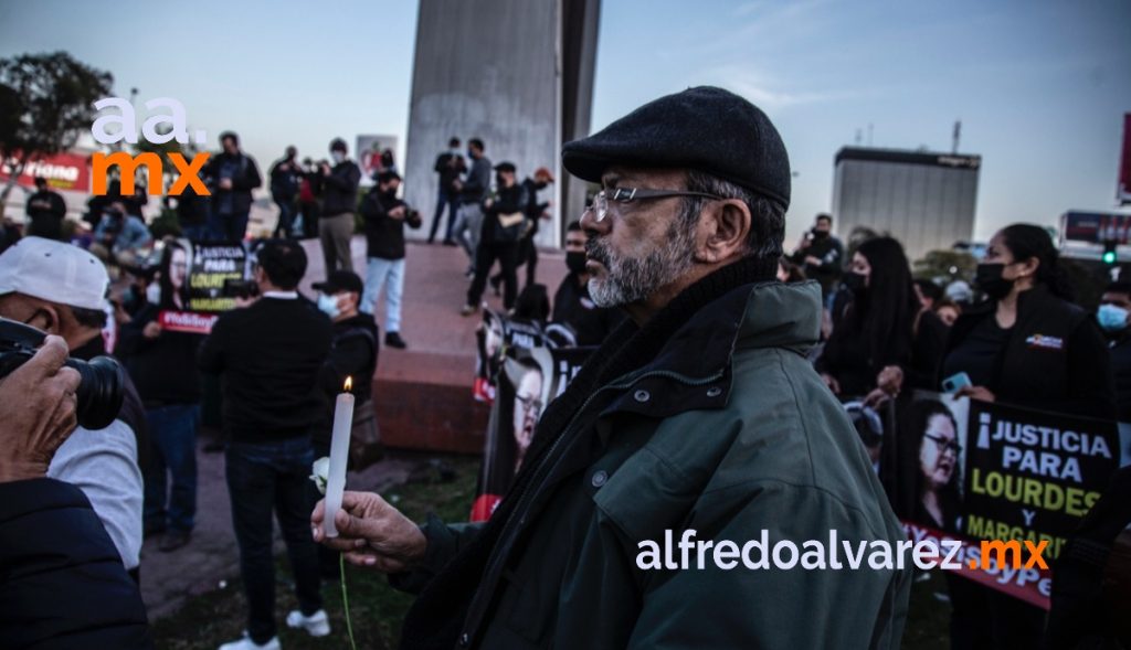 PERIODISTAS Y SOCIEDAD CIVIL SE MANIFESTAN EN FGR POR ASESINATO DE COLEGAS