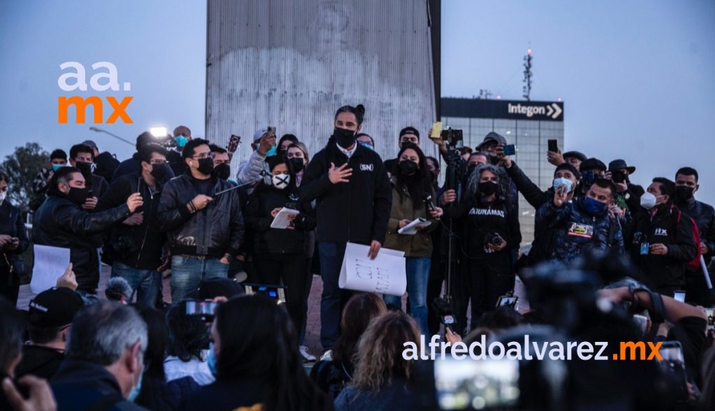 PERIODISTAS Y SOCIEDAD CIVIL SE MANIFESTAN EN FGR POR ASESINATO DE COLEGAS