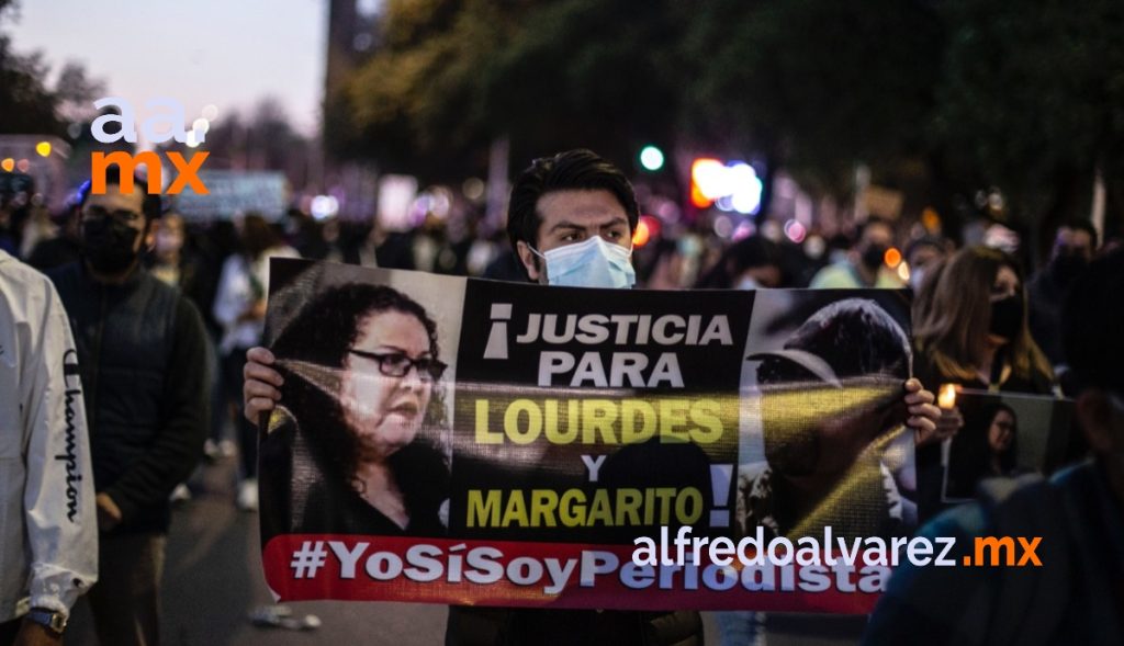 PERIODISTAS Y SOCIEDAD CIVIL SE MANIFESTAN EN FGR POR ASESINATO DE COLEGAS