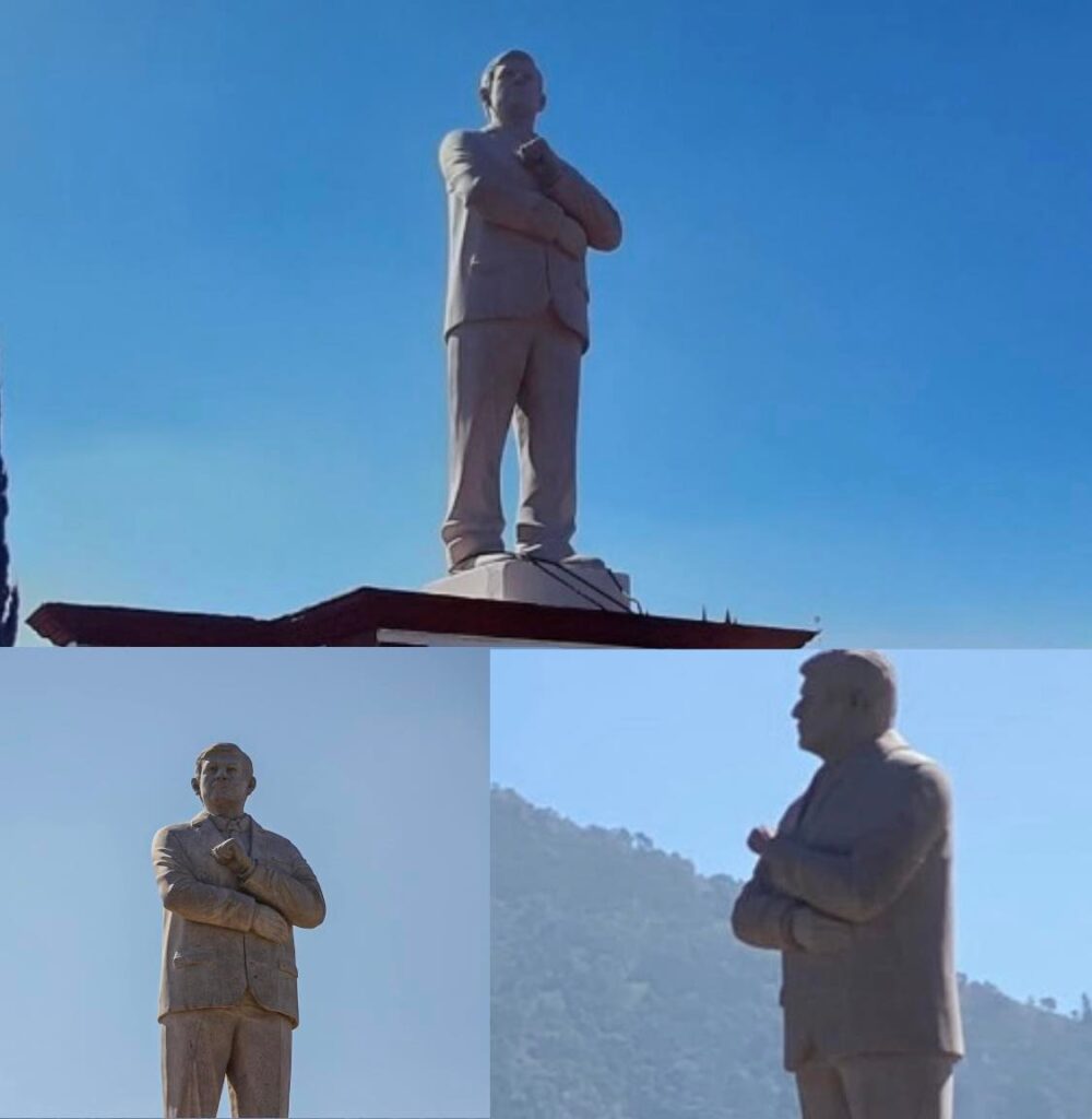 ESTATUA DE LóPEZ OBRADOR FUE DERRIBADA EN EL INICIO DEL 2022