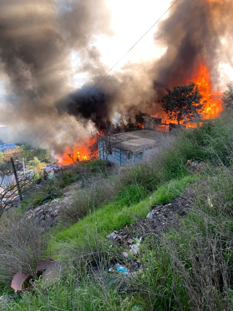 INCENDIO AFECTA CINCO VIVIENDAS