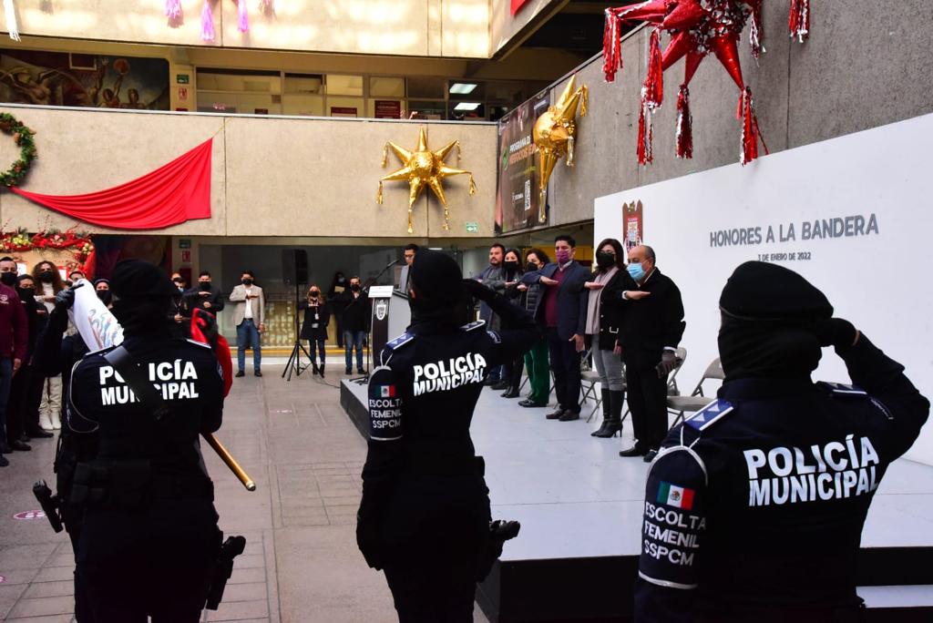 ALCALDíA REALIZA PRIMEROS HONORES A LA BANDERA DE 2022