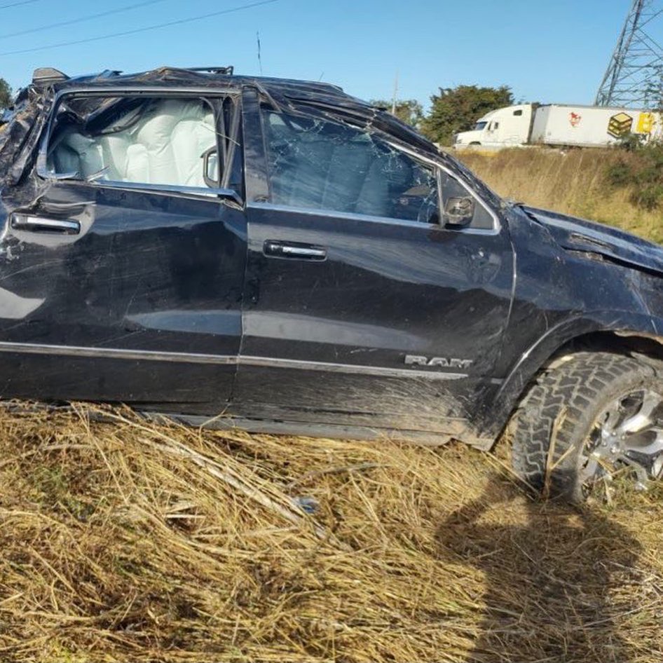 CAMIONETA DEL ACCIDENTE Sí ES DE EDUIN CAZ CAMIONETA DEL ACCIDENTE Sí ES DE EDUIN CAZ