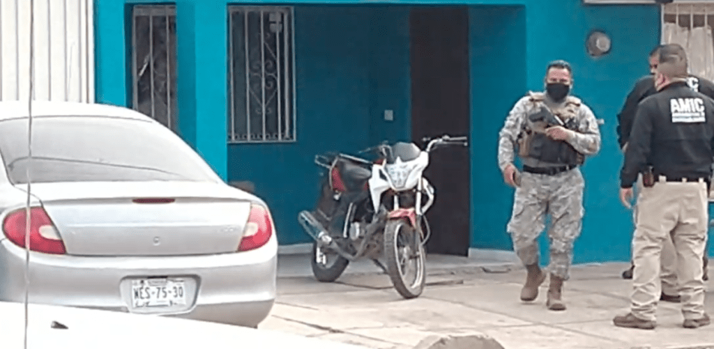 LLEGAN FUERZAS ESPECIALES Y DETIENEN A UNO TRAS PERSECUCIóN