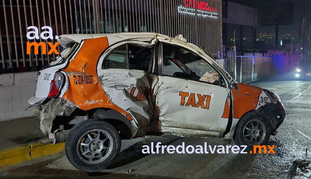 VUELCAN TAXI Y AUTO; UN CONDUCTOR RESULTA HERIDO