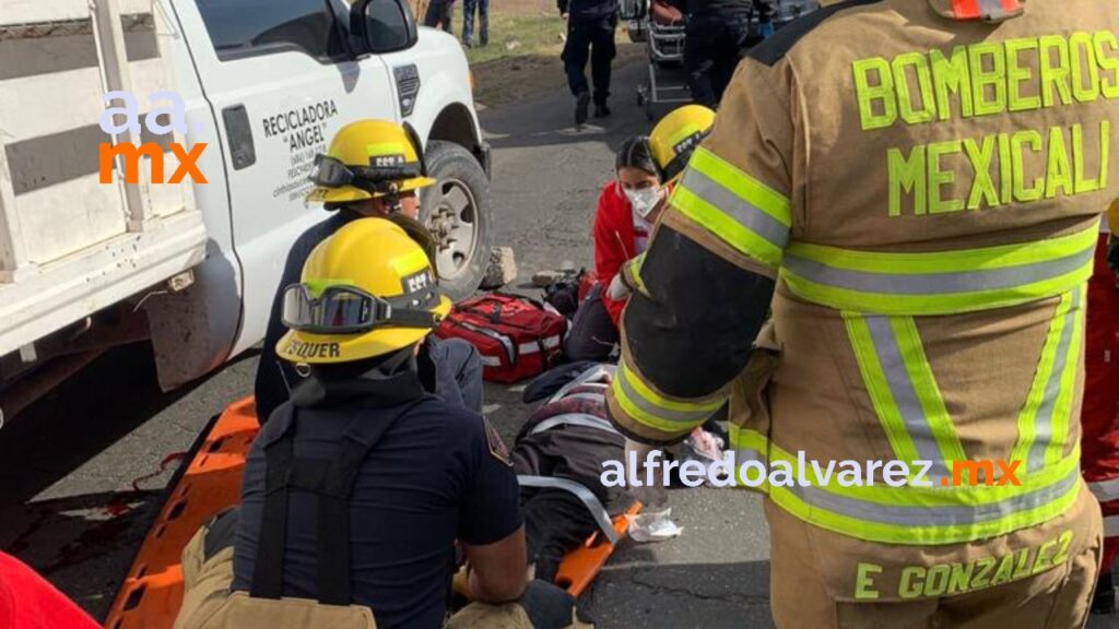 CONDUCTOR SE PASA ALTO Y ATROPELLA A DOS ADULTAS MAYORES