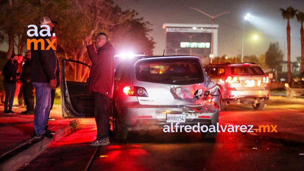ADULTO MAYOR PROVOCA MEGACARAMBOLA EN LA VíA RáPIDA