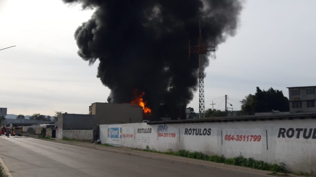 TALLER INCENDIADO ALMACENABA BASTANTE COMBUSTIBLE TALLER INCENDIADO ALMACENABA BASTANTE COMBUSTIBLE