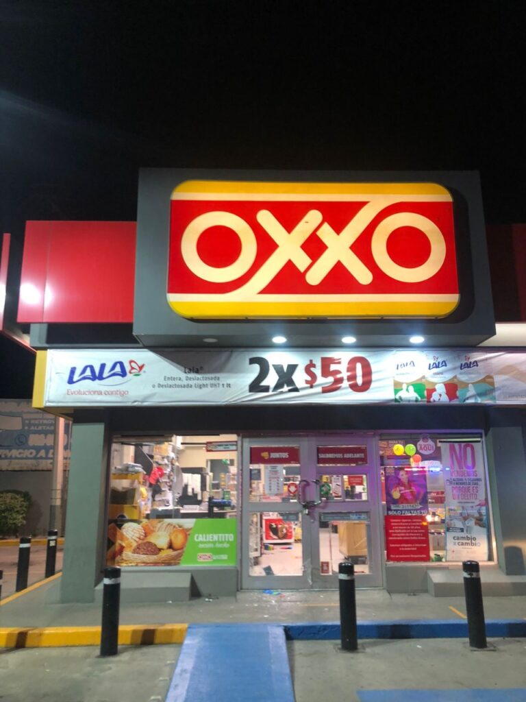 CAE SUJETO POR ROBO Y DAñOS A OXXO