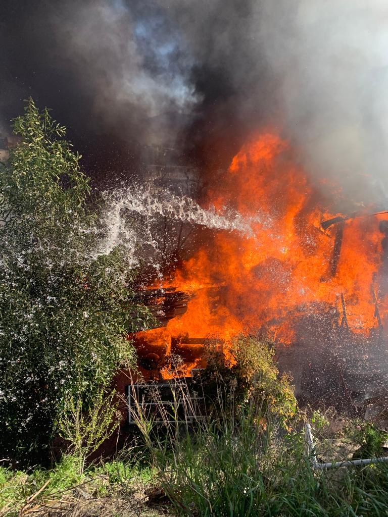INCENDIO AFECTA CINCO VIVIENDAS