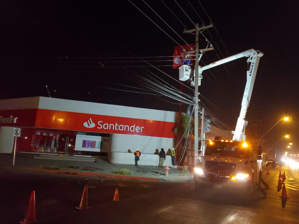 DETIENEN A ADULTO MAYOR EBRIO QUE CONDUCíA TRACTOCAMIóN