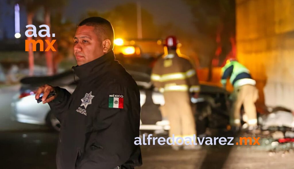 VUELCAN TAXI Y AUTO; UN CONDUCTOR RESULTA HERIDO