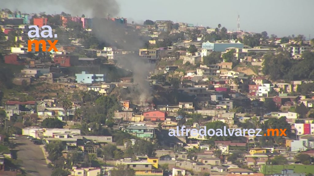 BOMBEROS ATIENDEN FUERTE INCENDIO EN LA ALTAMIRA
