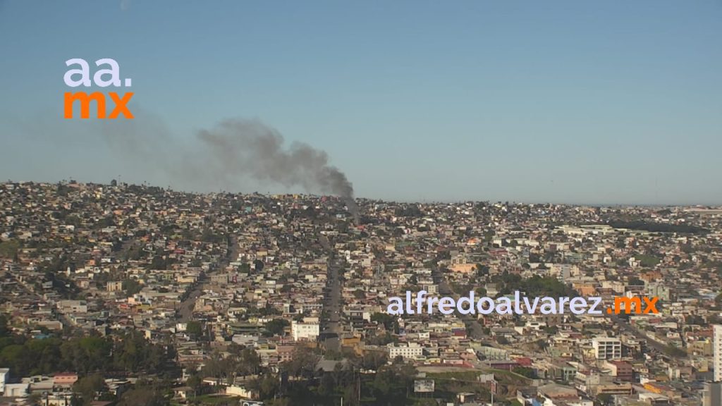 BOMBEROS ATIENDEN FUERTE INCENDIO EN LA ALTAMIRA