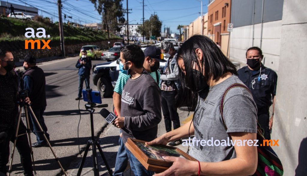 PERIODISTAS DE TIJUANA SE MANIFIESTAN EN LA SSPCM POR ASESINATO DE COLEGAS