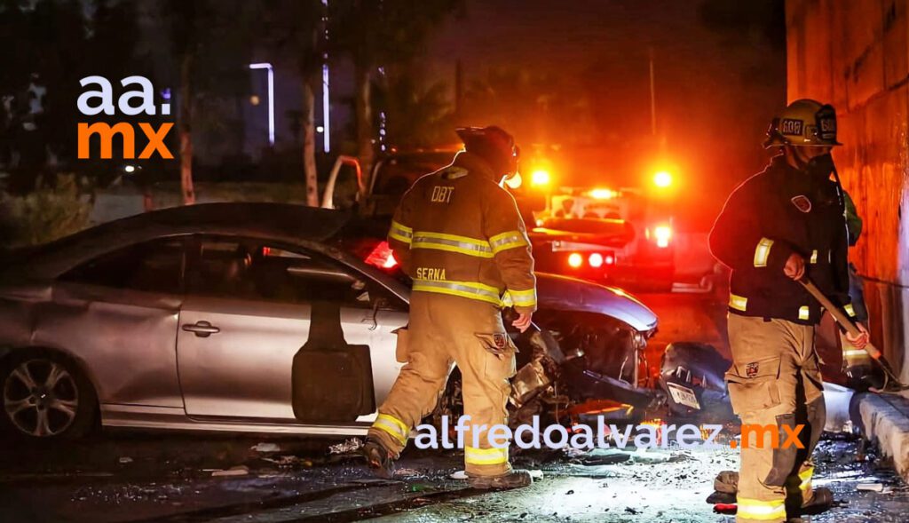 VUELCAN TAXI Y AUTO; UN CONDUCTOR RESULTA HERIDO