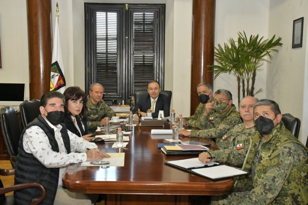 DURAZO Y SECRETARIO DE MARINA ATIENDEN AGENDA PRIORITARIA