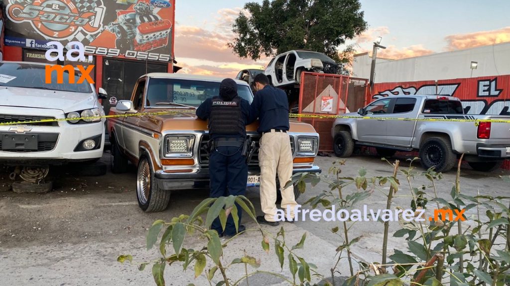 BALEAN A CANTANTE EN YONKE DE TIJUANA