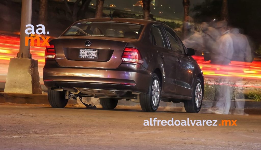MATAN A BALAZOS A AUTOMOVILISTA; ACOMPAñANTE RESULTA ILESA